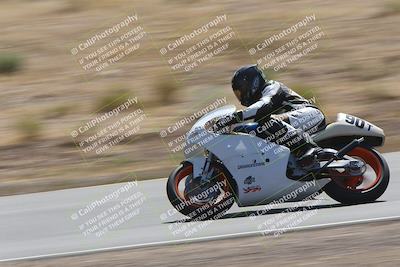 media/Apr-20-2025-AHRMA (Sun) [[393a79c373]]/Race/Group 10/Turn 4b/